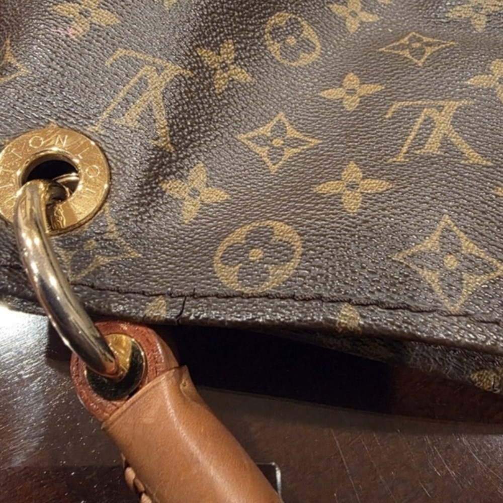 Louis Vuitton Monogram Brown Handbag - Picture 5 of 10